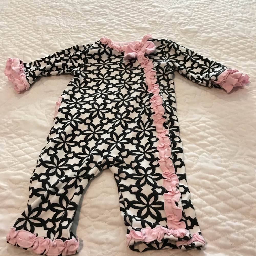 Baby girl one piece White/Black floral w/pink trim